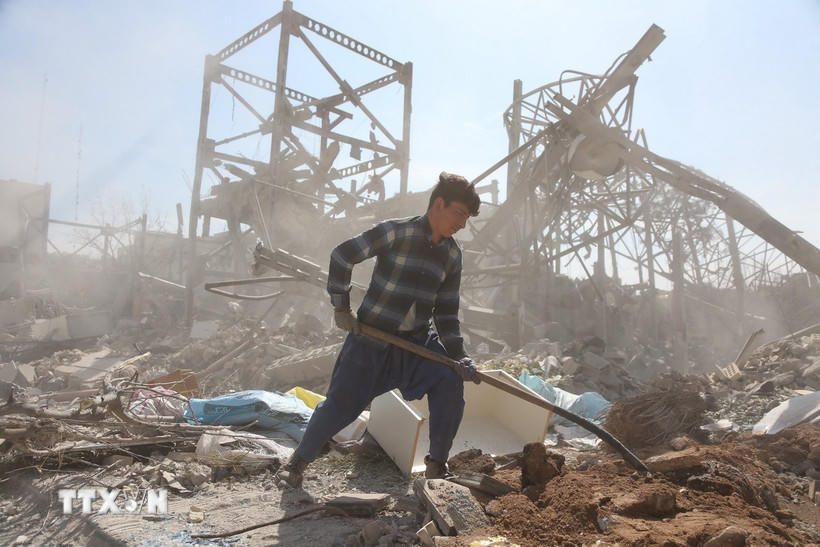 Thiệt hại sau các cuộc không kích của Mỹ và Israel tại Tehran, Iran. (Ảnh: THX/TTXVN).