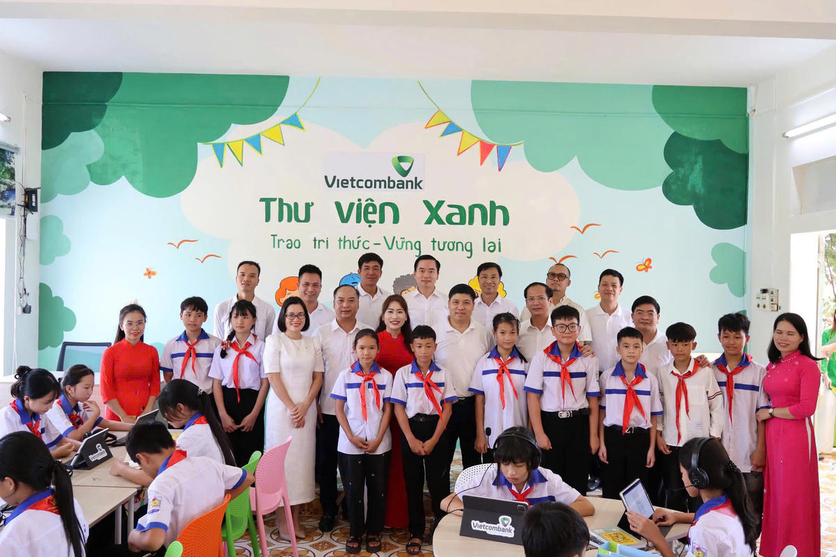 Vietcombank trao “Thư viện Xanh” tại nhiều địa phương trên cả nước, mang tri thức đến với học sinh nghèo những vùng miền khó khăn