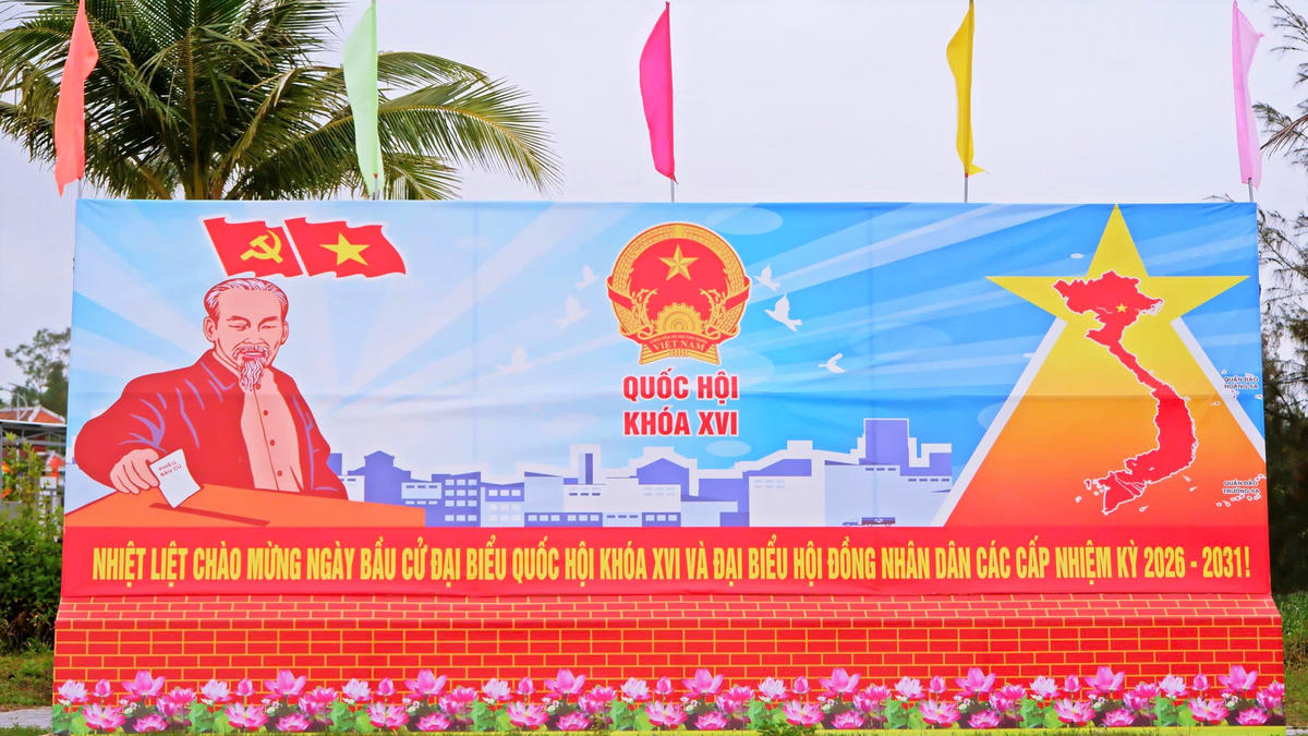 Một áp phích tuyên truyền bầu cử ở TP Đà Nẵng. Ảnh: Chí Đại.