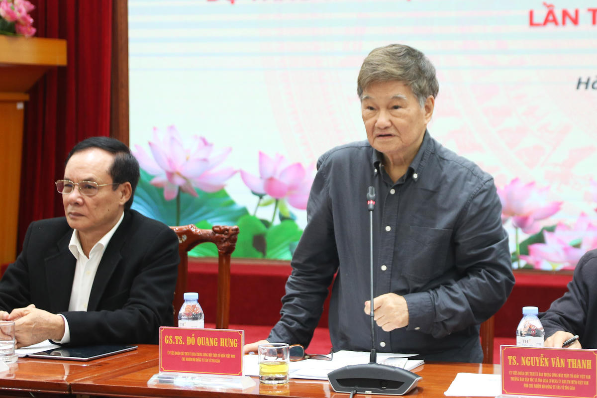 GS.TS Đỗ Quang Hưng - Chủ nhiệm Hội đồng tư vấn về Tôn giáo&nbsp;UBTƯ MTTQ Việt Nam&nbsp;phát biểu tại Hội nghị.