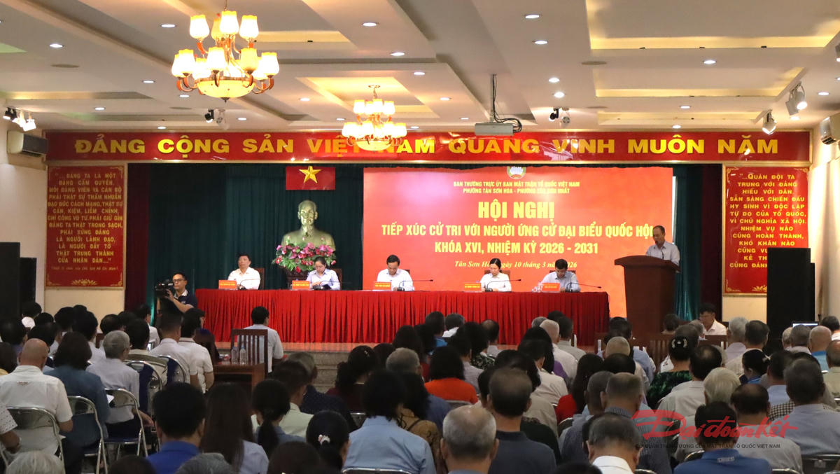 Quang cảnh hội nghị tiếp xúc cử tri. Ảnh: Hồng Phúc.