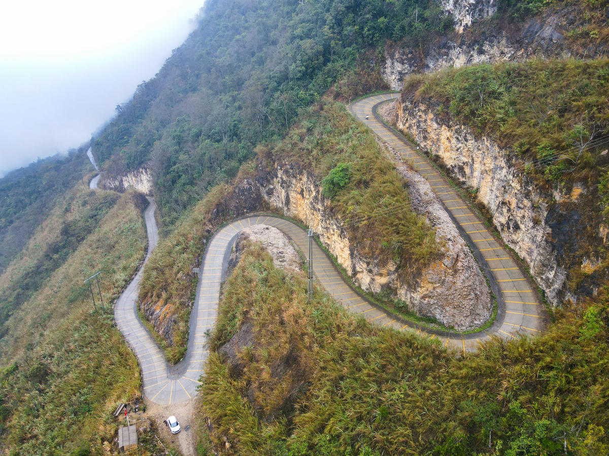 Giữ màu xanh trên “nóc nhà” Pù Luông