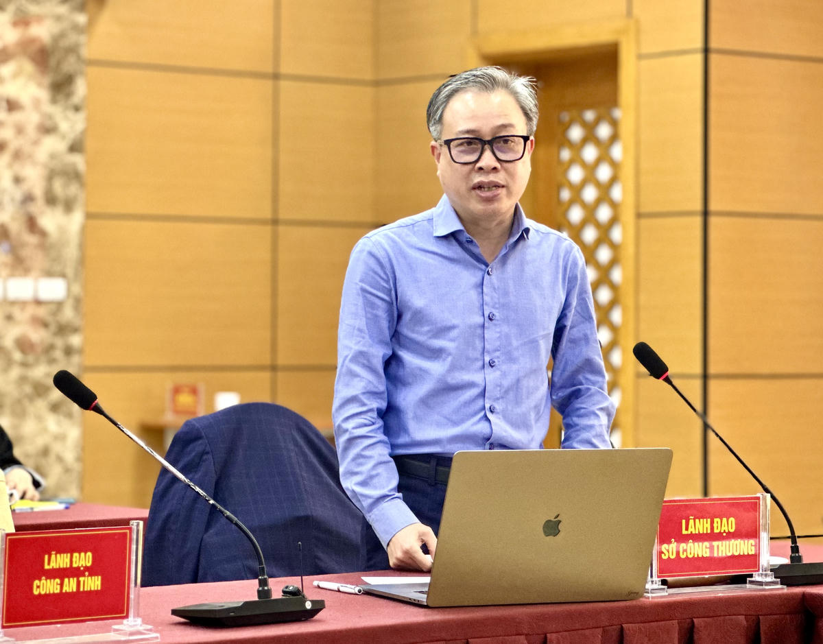 Ông Lê Hồng Giang, Phó Giám đốc Sở Công Thương tỉnh Quảng Ninh thông tin&nbsp;công tác bảo đảm an ninh năng lượng trên 
địa bàn tỉnh Quảng Ninh.&nbsp;