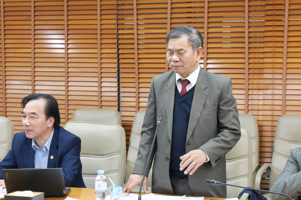 PGS.TS Bùi Xuân Đức - Ủy viên Hội đồng tư vấn về Dân chủ và Pháp luật UBTƯ MTTQ . Việt Nam phát biểu tại Hội nghị.