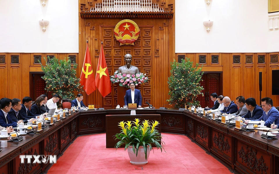 Thủ tướng Phạm Minh Chính chủ trì họp Tổ công tác bảo đảm an ninh năng lượng. (Ảnh: Dương Giang/TTXVN).