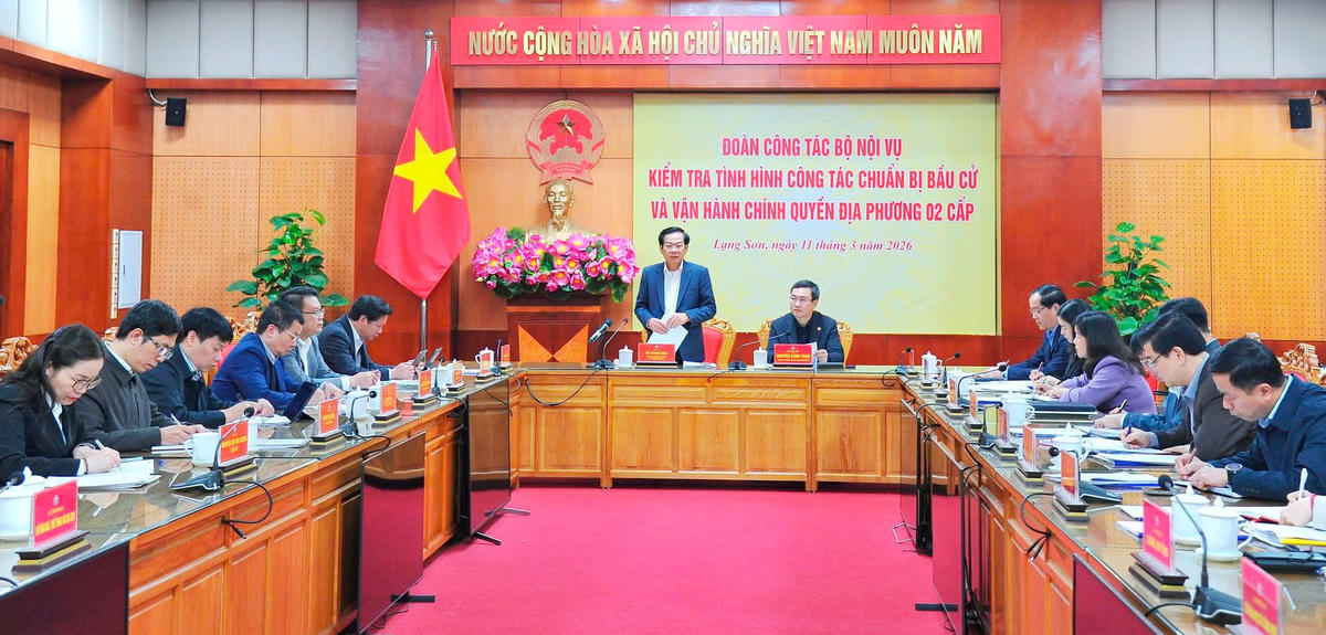 Ông Đỗ Thanh Bình, Ủy viên Trung ương Đảng, Bộ trưởng Bộ Nội vụ, Ủy viên Hội đồng bầu cử quốc gia phát biểu tại buổi làm việc.