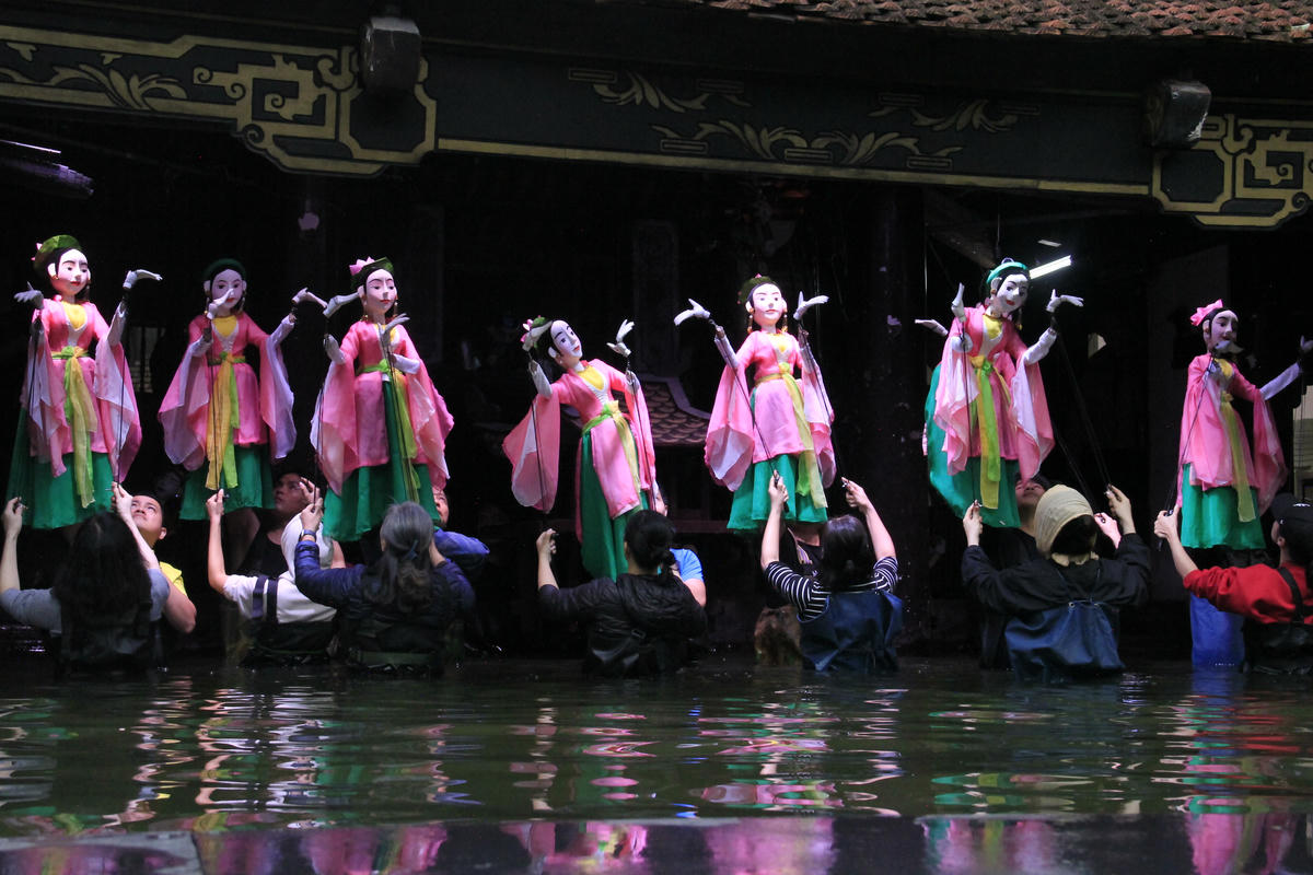 Chương trình nghệ thuật chào mừng 70 năm Nhà hát Múa rối Việt Nam và đón nhận Huân chương lao động hạng Ba sẽ là sự kết hợp múa rối nước với nghệ thuật múa rối cạn, kết hợp cùng nghệ thuật múa, nghệ thuật sắp đặt và âm nhạc với những bài hát xúc động, đặc biệt là bài hát kỷ niệm 70 năm Nhà hát Múa rối Việt Nam.