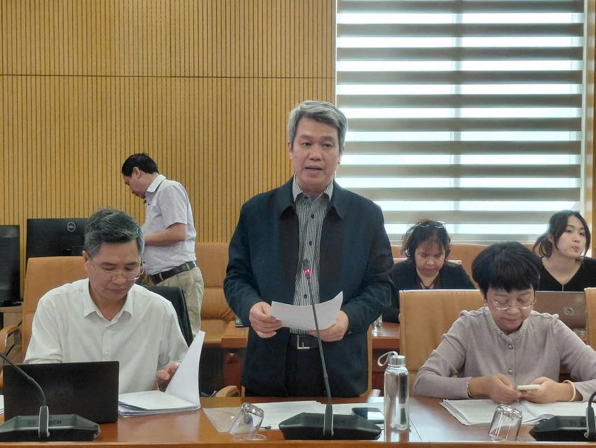 Ông Nguyễn Hồng Khanh, Phó Cục trưởng Cục Quản lý và Xây dựng công trình thủy lợi thông tin về tình hình hạn hán, xâm nhập mặn. Ảnh: AH