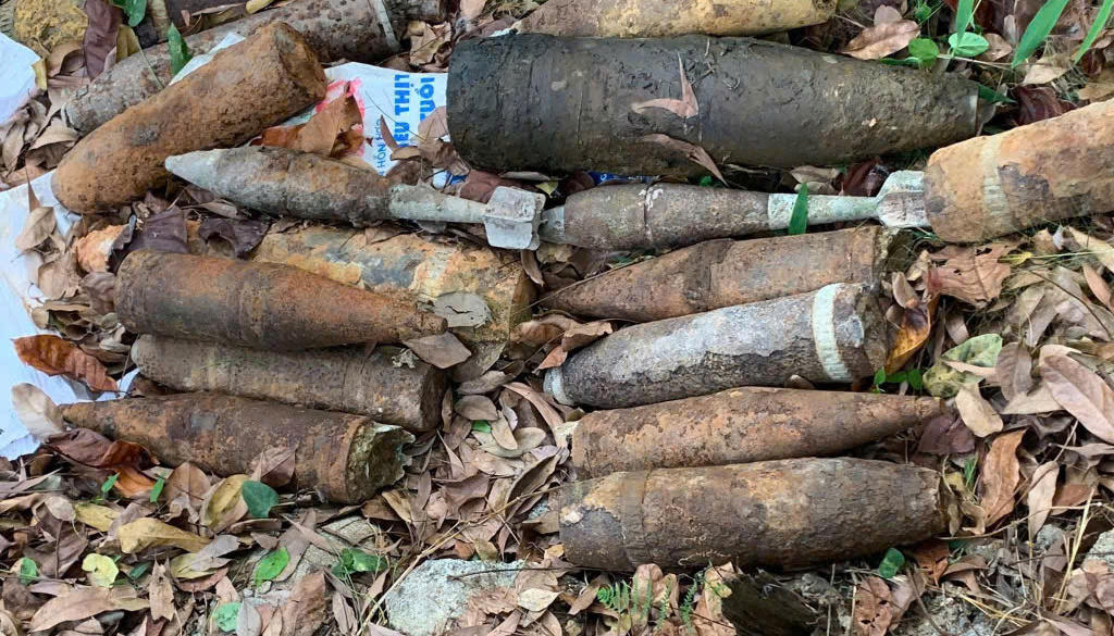 Quả bom đã được lực lượng chức năng xử lý an toàn. Ảnh: C.H.