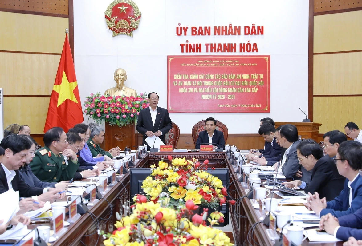 Phó Chủ tịch Quốc hội Trần Quang Phương và Bí thư Tỉnh ủy Thanh Hóa Nguyễn Doãn Anh chủ trì buổi làm việc. Ảnh: Minh Hiếu. 