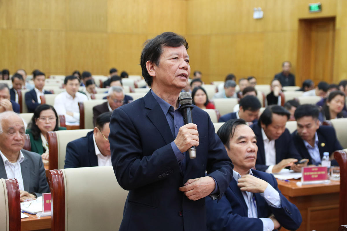 Đại biểu đóng góp ý kiến tại Hội nghị.