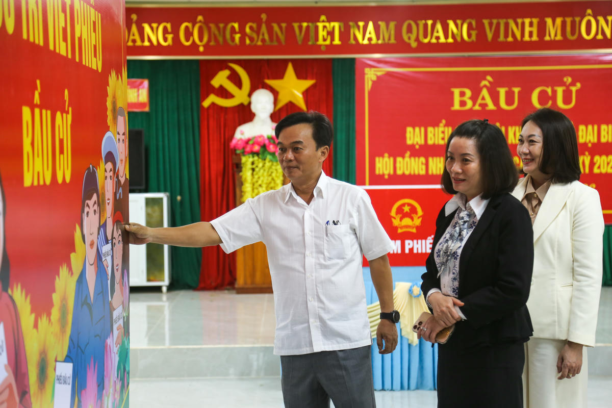 Tại khu vực bỏ phiếu số 1, xã Hiếu Giang. Ảnh: Đỗ Văn.