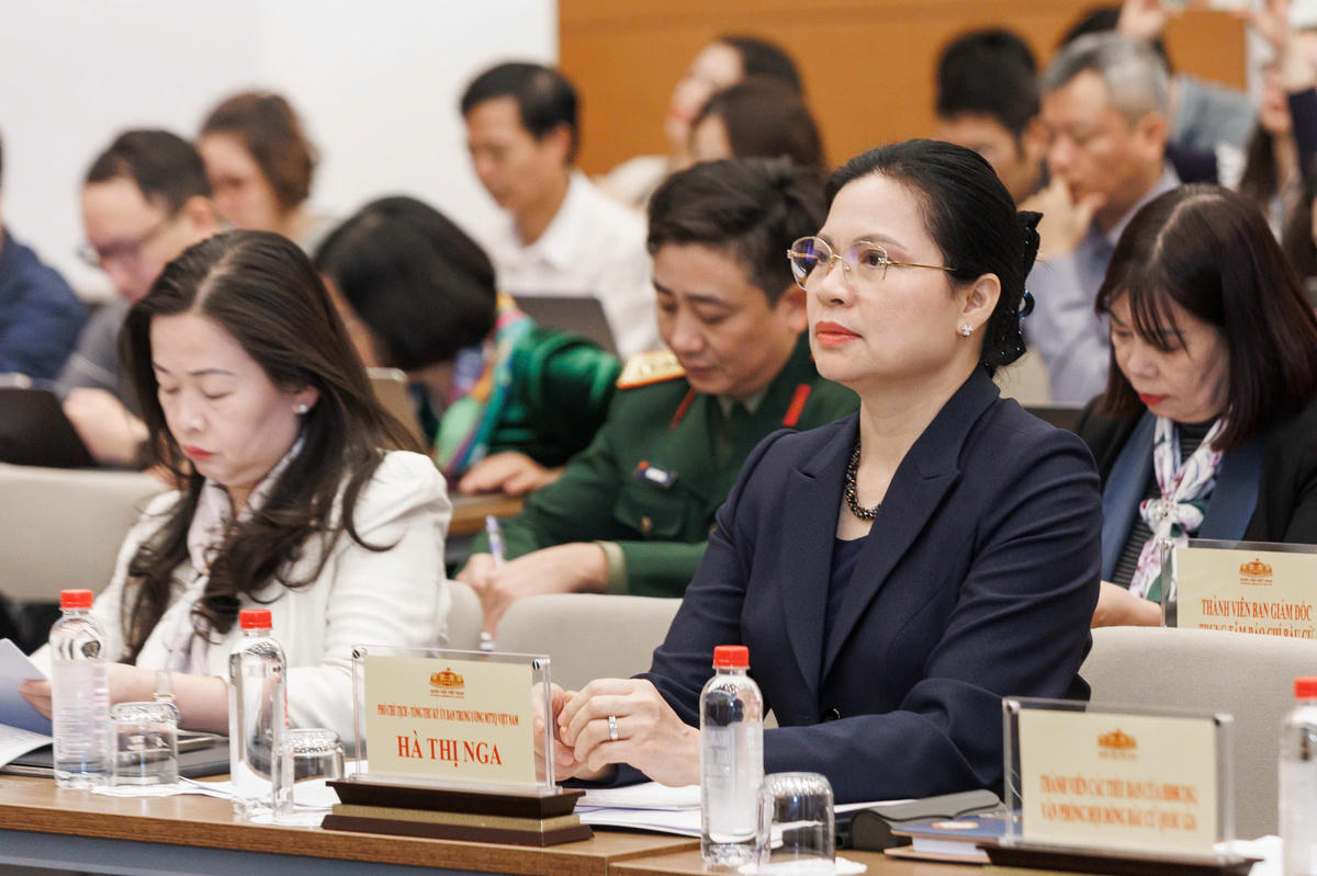 Uỷ viên Trung ương Đảng, Phó Chủ tịch-Tổng Thư ký UBTƯ MTTQ Việt Nam Hà Thị Nga, Phó Giám đốc Trung tâm Báo chí bầu cử (Ảnh: Quang Vinh)