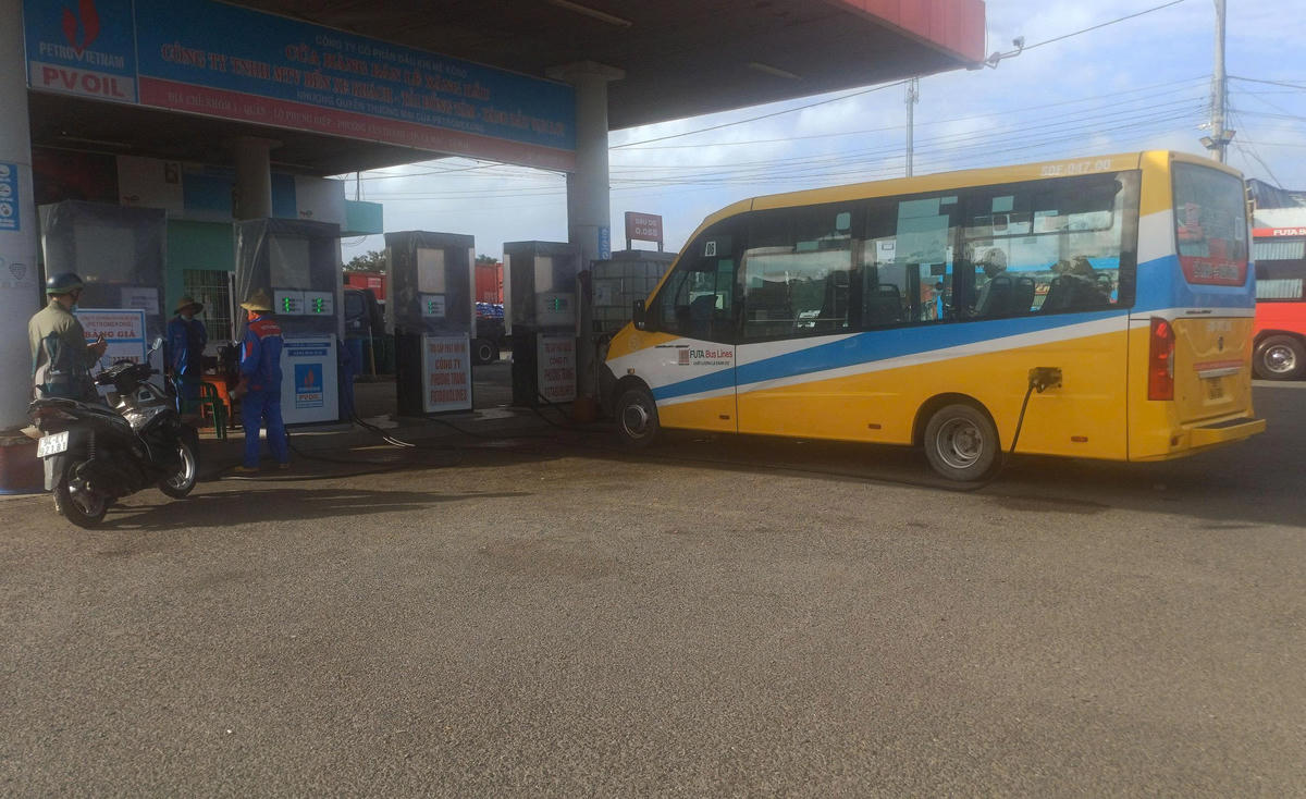 Các cửa hàng bán lẻ xăng dầu chấp hành tốt quy định về kinh doanh xăng dầu. Ảnh: Nguyên Du