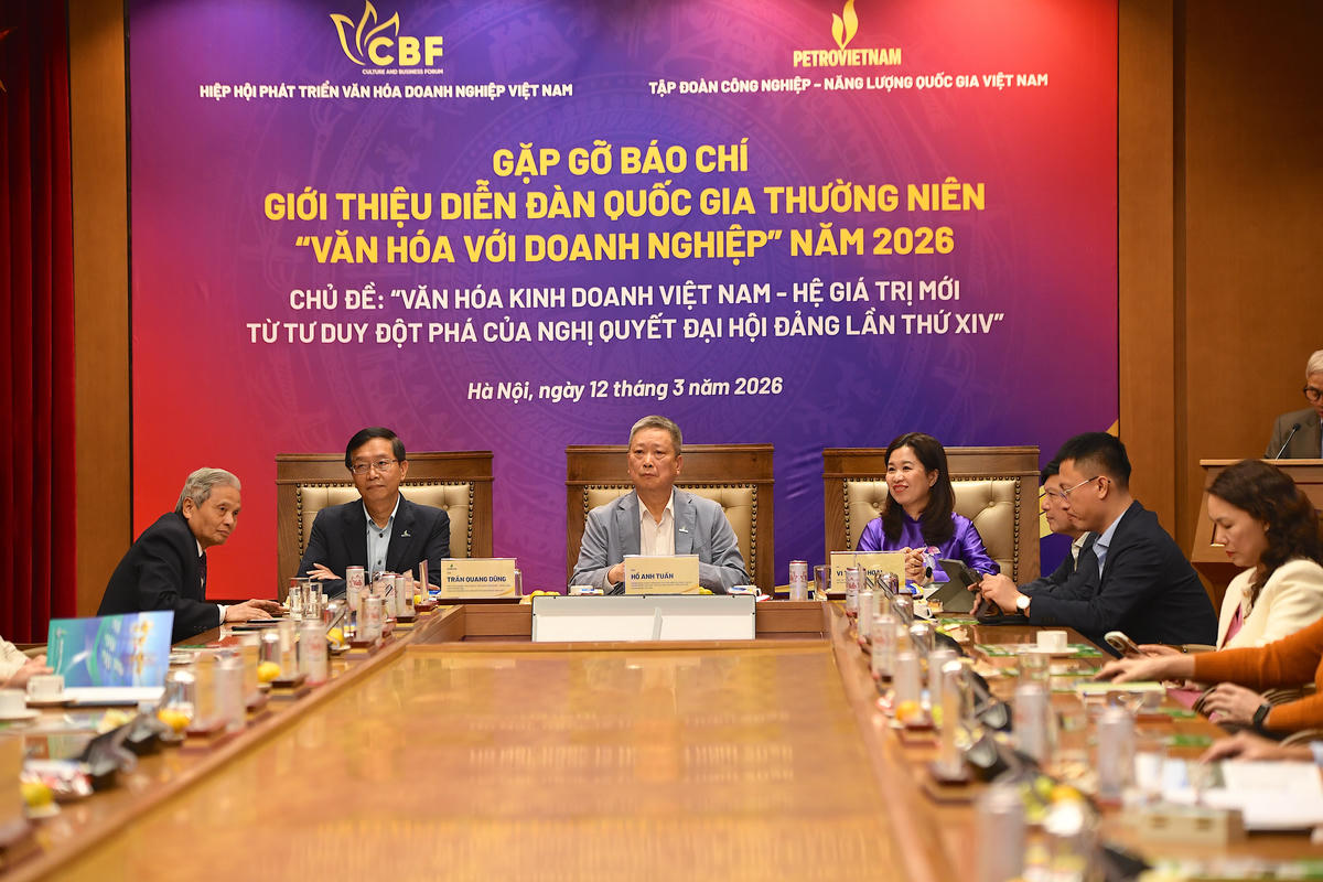 Đại diện BTC chủ trì thông tin buổi họp báo.