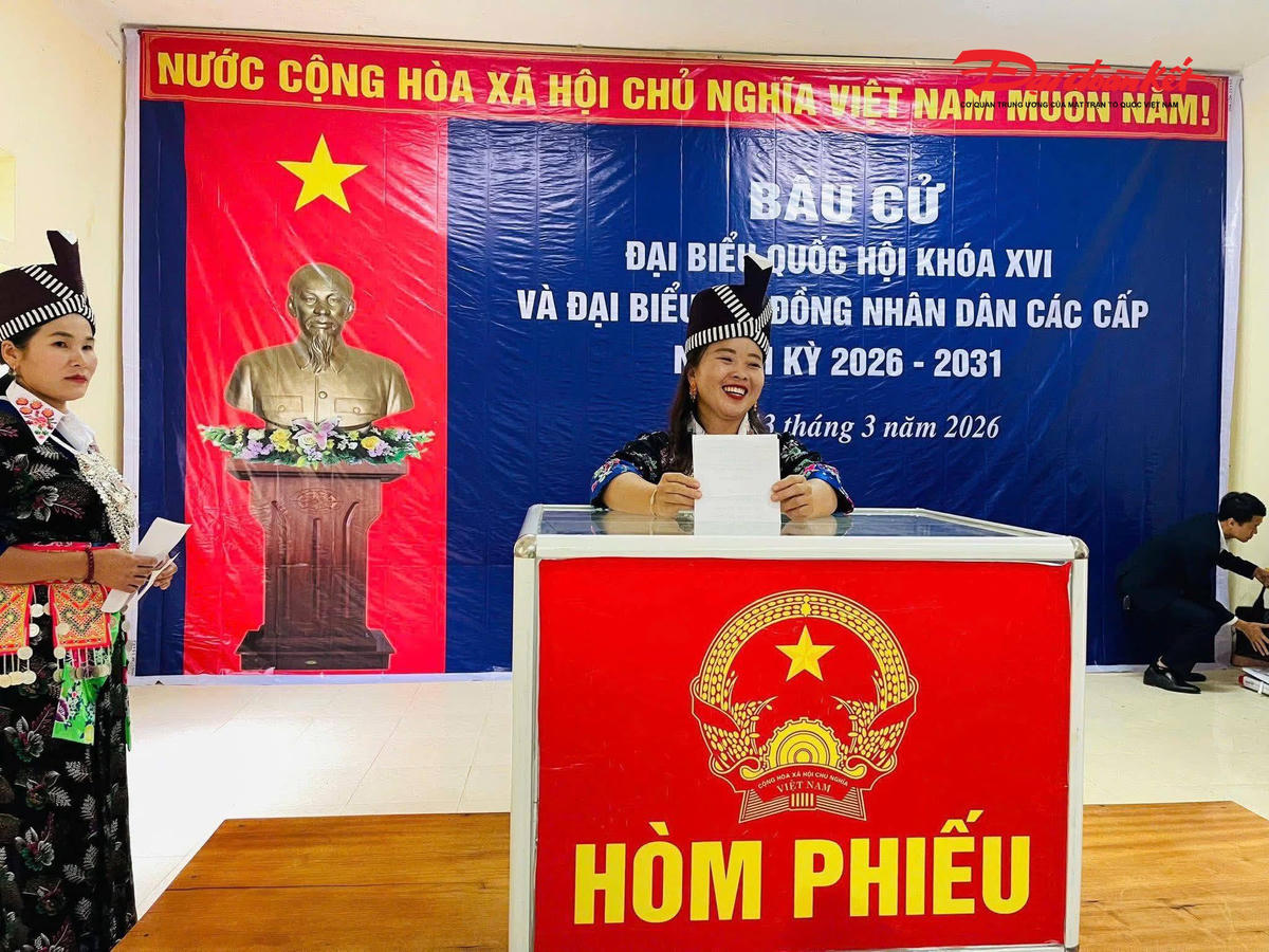 Cử tri vùng cao Nghệ An tham gia bầu cử sớm. Ảnh: BC