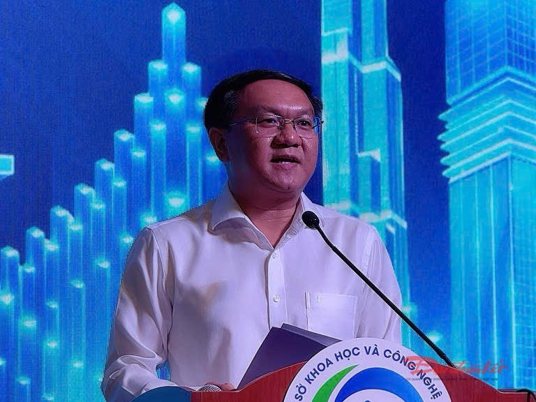Ông Lâm Đình Thắng - Giám đốc Sở Khoa học - Công nghệ TP Hồ Chí Minh phát biểu tại hội nghị. Ảnh: Hồng Phúc.