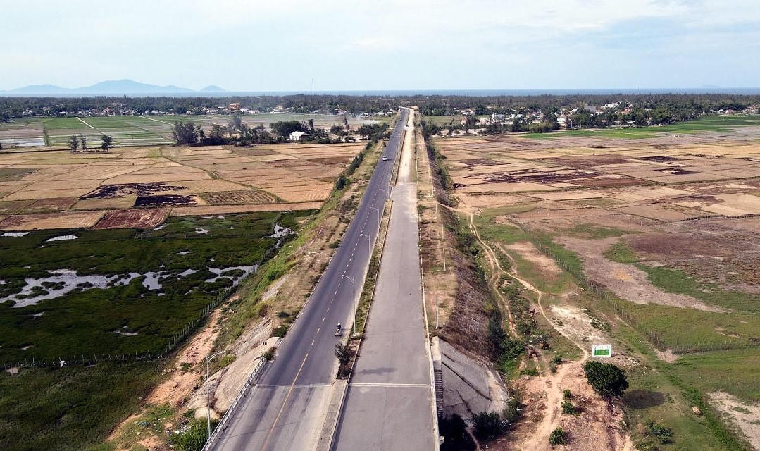 Một góc đường Võ Chí Công nối trung tâm TP Đà Nẵng với khu đô thị phía Nam (Tam Kỳ-Chu Lai). Ảnh: Tấn Thành.