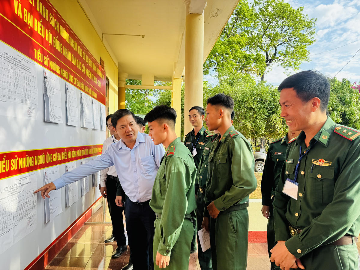 Bí thư Tỉnh ủy Lương Nguyễn Minh Triết, Ủy viên Ban Chấp hành Trung ương Đảng, Trưởng Ban Chỉ đạo công tác bầu cử tỉnh Đắk Lắk.