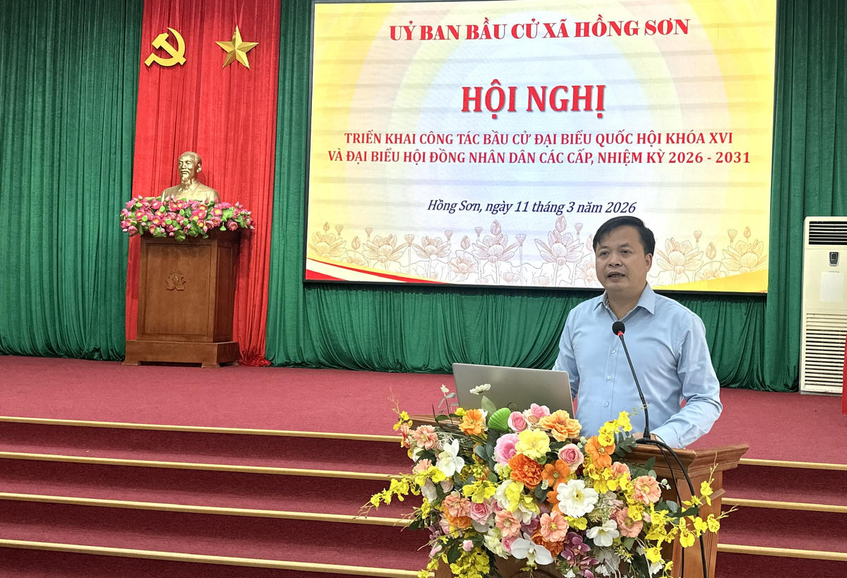 Ông Lê Chí Hòa, Bí thư Đảng ủy, Chủ tịch HĐND xã phát biểu tại hội nghị. Ảnh: TL