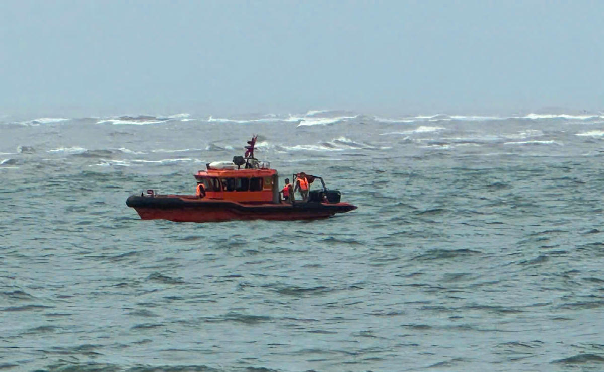 Công tác tìm kiếm, cứu nạn vẫn đang được lực lượng chức năng khẩn trương triển khai trên khu vực biển.