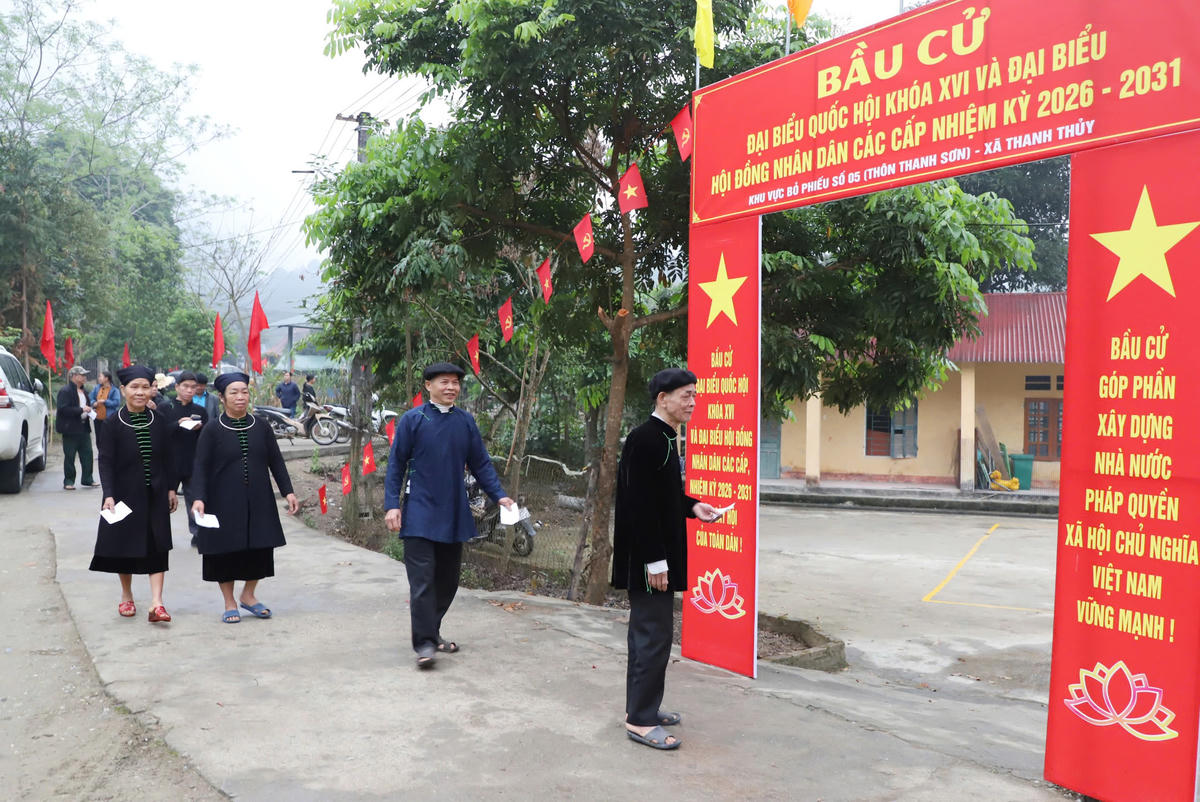 Mạch sống Tân Trào chảy dọc biên cương trong ngày hội lớn