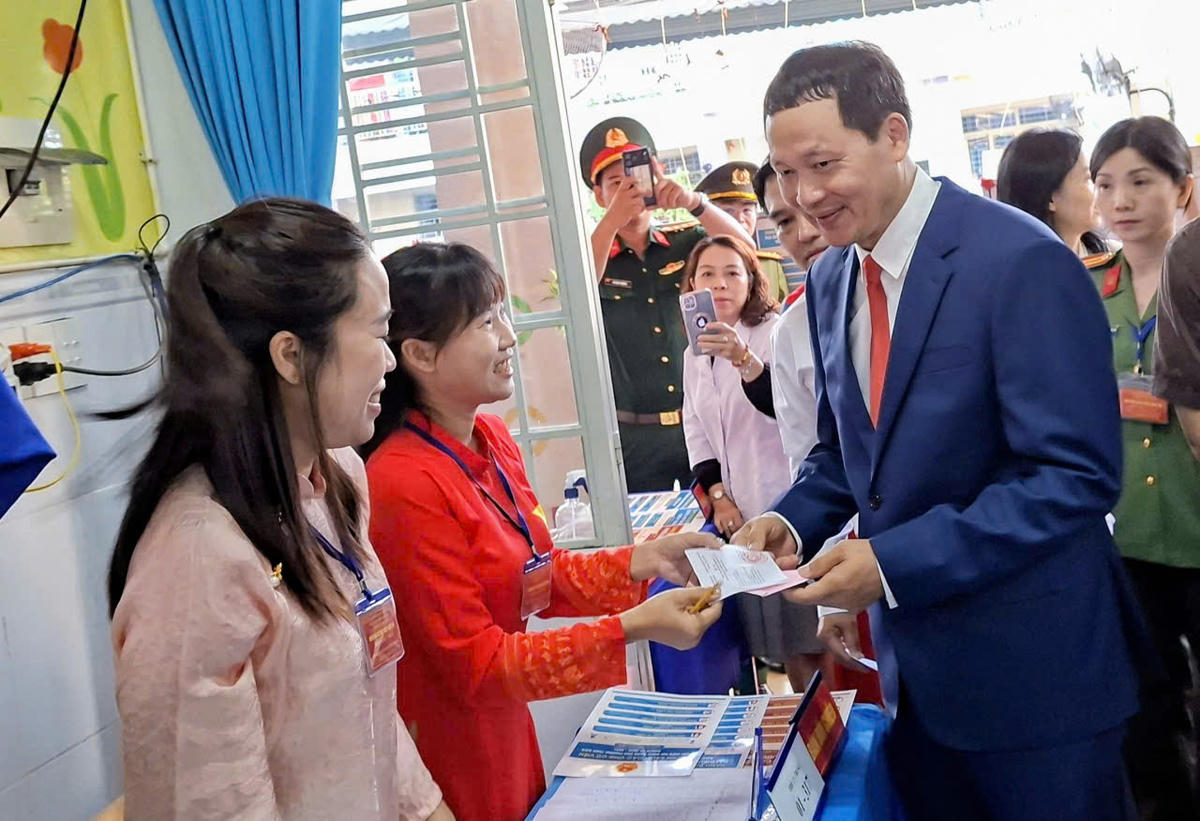 Đồng Nai: Không khí rộn ràng tại khu vực bỏ phiếu phường Trấn Biên