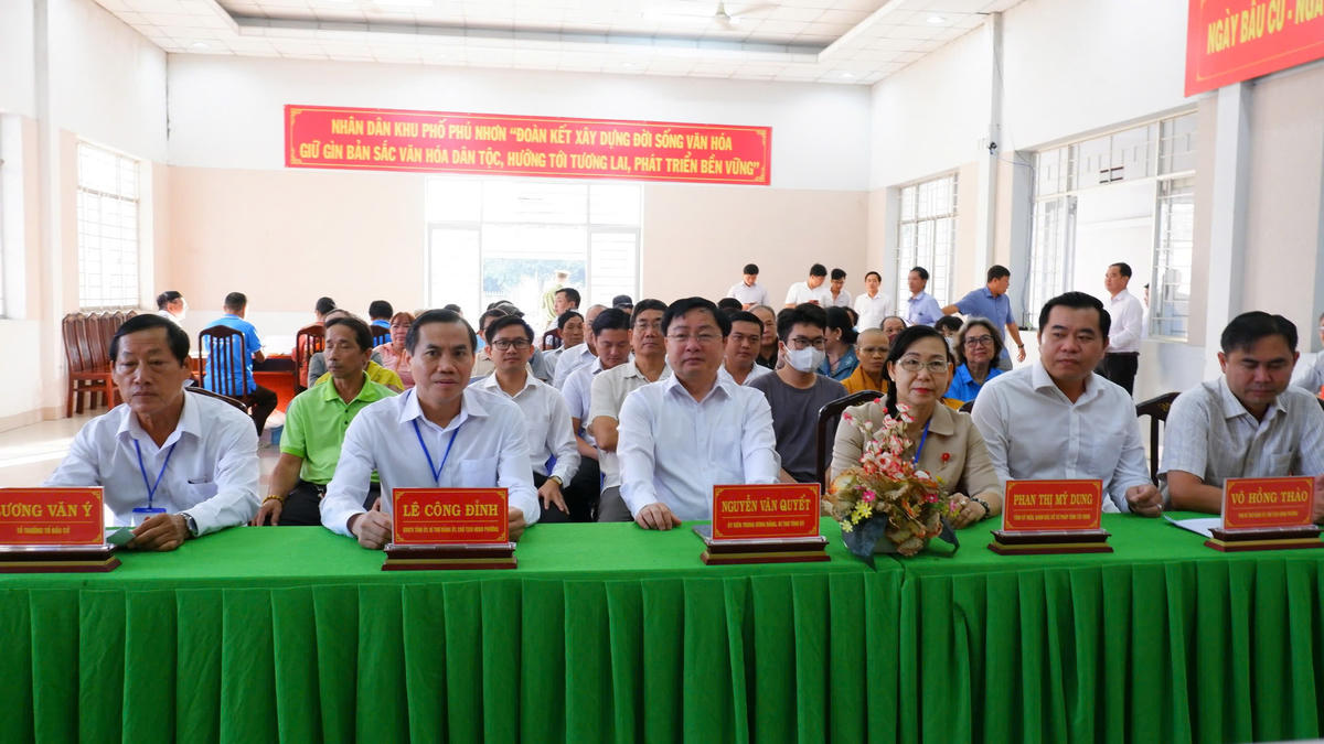 Lễ khai mạc tại tổ bầu cử số 37. Ảnh: H.Huy.