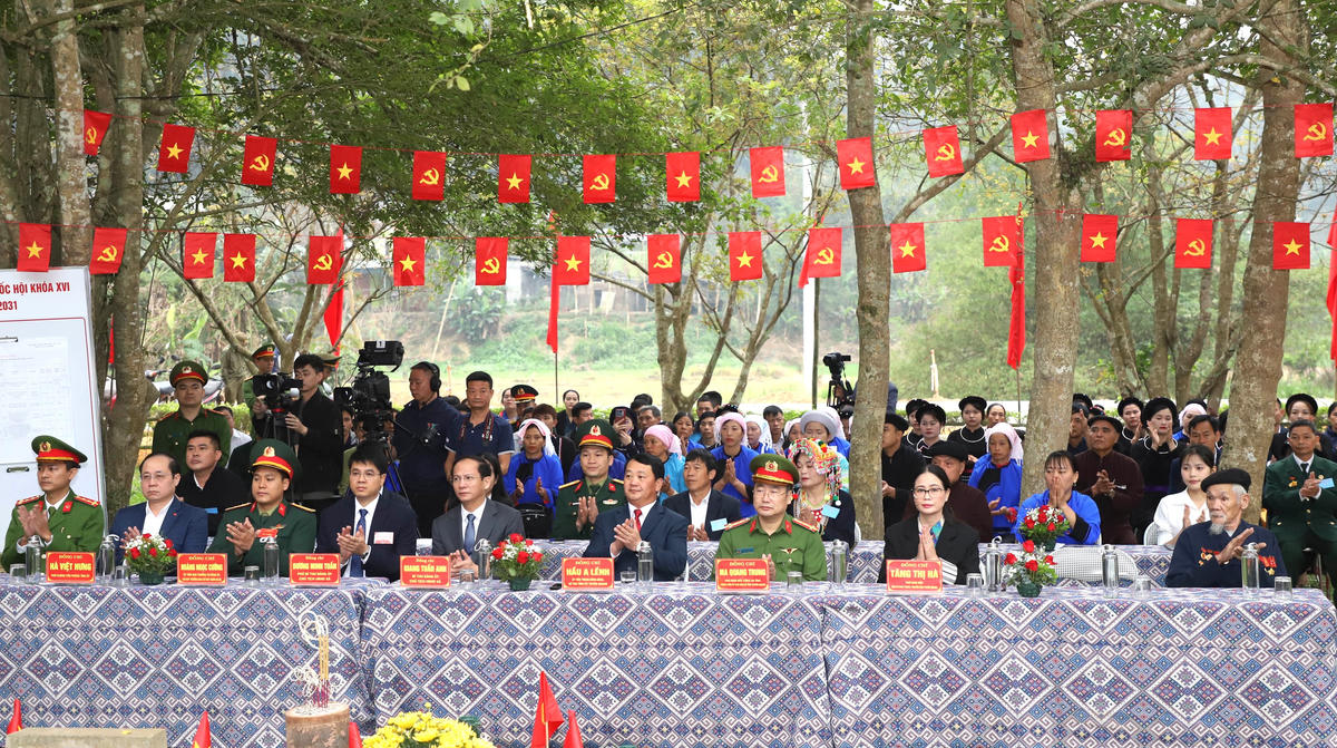 Đông đảo cử tri xã Tân Trào (Thủ đô Khu giải phóng, trung tâm Thủ đô kháng chiến năm xưa) nô nức đi bầu cử. Ảnh: L.T.