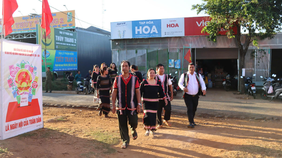 Đông đảo cử tri tỉnh Gia Lai đi bỏ phiếu. Ảnh: CV.