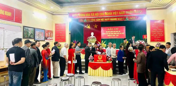 Cử tri xã Sơn Dương nô nức bỏ phiếu bầu đại biểu Quốc hội khóa XVI và đại biểu HĐND các cấp nhiệm kỳ 2026 -2031.