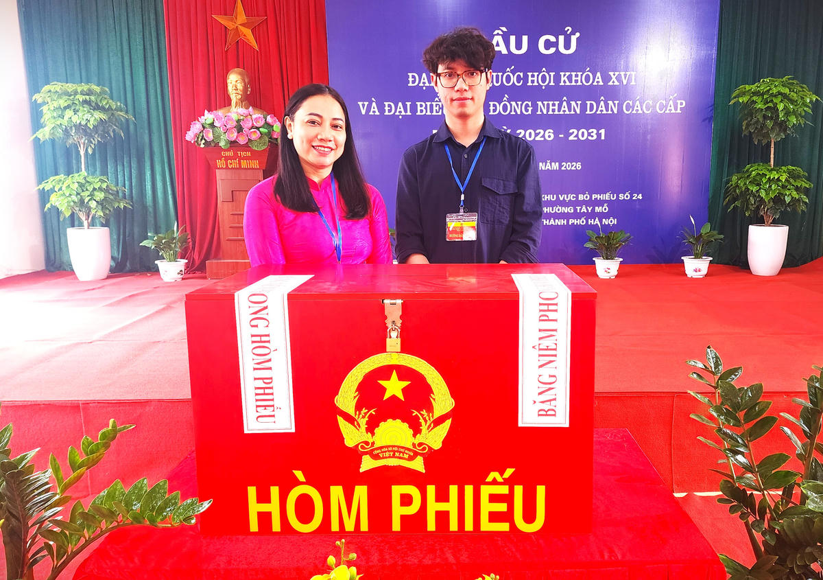 Ngày hội non sông và chuyện về những người giữ hòm phiếu