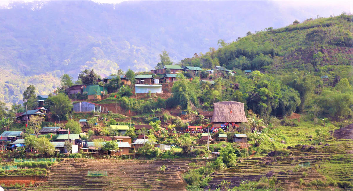 Nhìn từ điểm bầu cử ở xã&nbsp;Ngọc Linh, tỉnh Quảng Ngãi. Ảnh: Chí Đại.