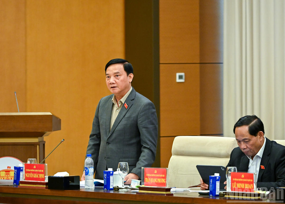 Phó Chủ tịch Quốc hội Nguyễn Khắc Định phát biểu tại hội nghị. (Ảnh: DUY LINH)