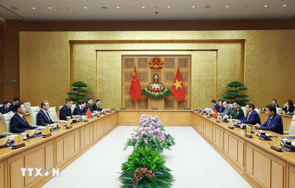 Thủ tướng Phạm Minh Chính tiếp Bộ trưởng Ngoại giao, Quốc phòng, Công an Trung Quốc sang dự Hội nghị lần thứ nhất, Cơ chế đối thoại chiến lược “3+3”. (Ảnh: Dương Giang/TTXVN)