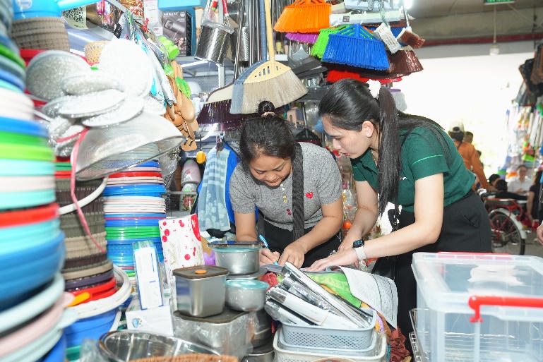 Đồng hành, hỗ trợ hộ kinh doanh thực hiện đúng quy định về thuế