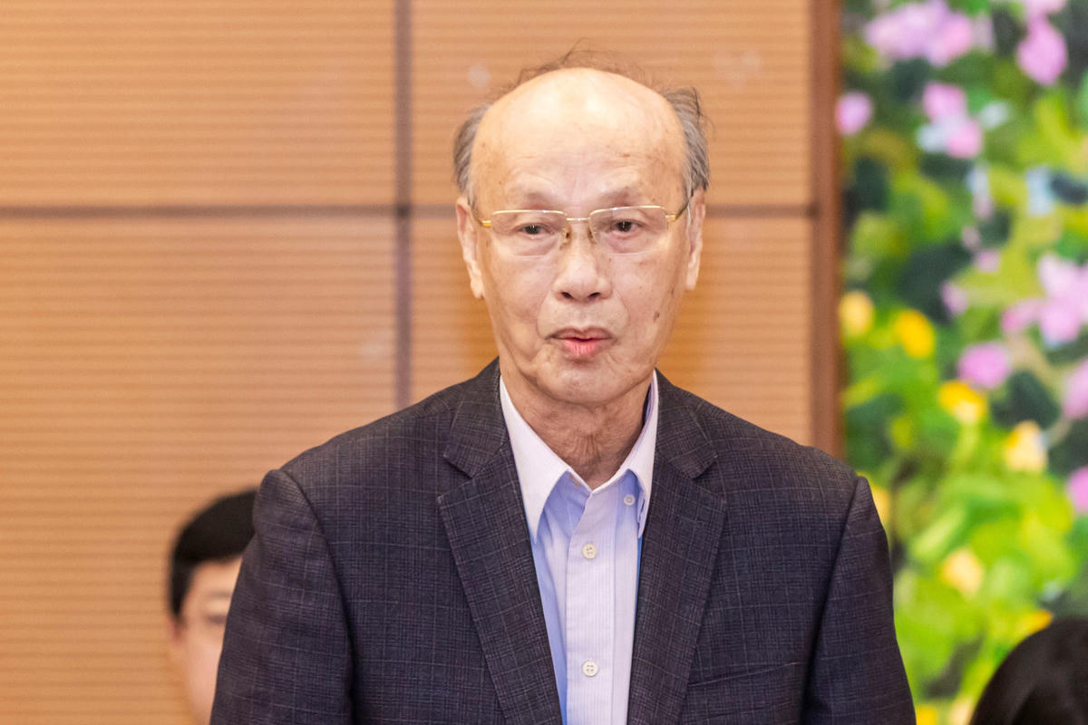 GS.TS Trần Ngọc Đường - Chủ nhiệm Hội đồng tư vấn về Dân chủ và Pháp luật UBTƯ MTTQ Việt Nam phát biểu tại Hội nghị. Ảnh: Quang Vinh.