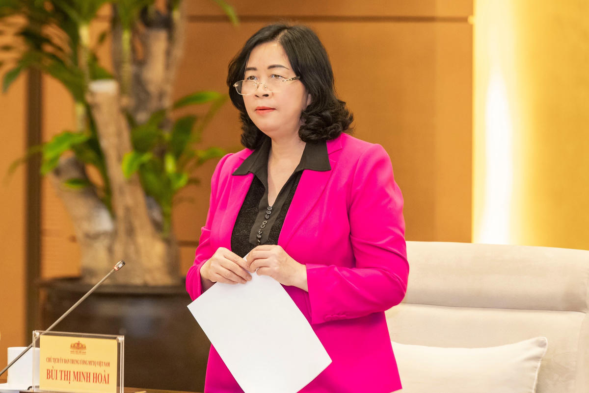 Chủ tịch UBTƯ MTTQ Việt Nam Bùi Thị Minh Hoài phát biểu tại Hội nghị. Ảnh: Quang Vinh.