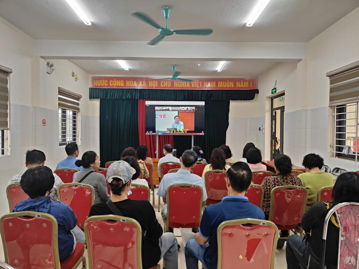 Đại biểu tham dự tại điểm cầu phường Vĩnh Hưng. Ảnh: PV