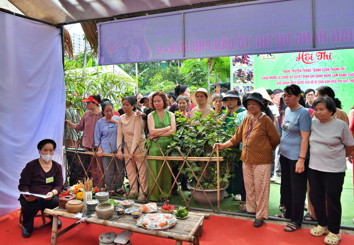 Sức hấp dẫn của hội thi thu hút đông đảo người dân địa phương và du khách.