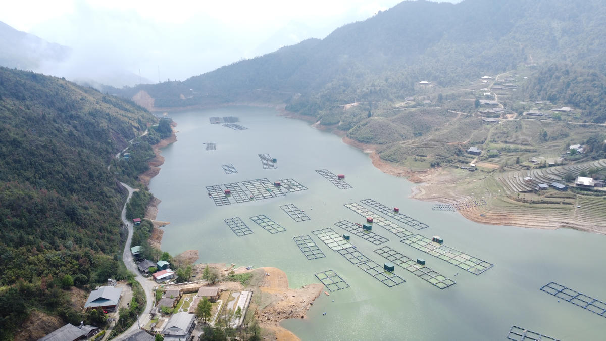 Hồ Séo Mý Tỷ từng được ví là "Viên ngọc xanh" ở Sa Pa, rất thu hút khách du lịch quốc tế.