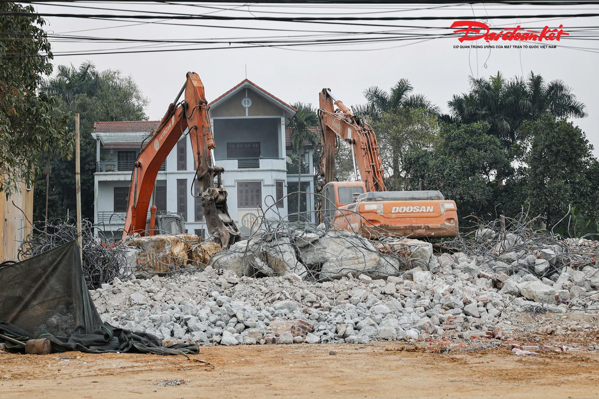 Theo Ban Quản lý Đường sắt đô thị Hà Nội, từ ngày 1/3/2026, các phần mặt bằng đầu tiên của dự án đã được bàn giao cho Tổng thầu EPC. Dự kiến, khu gian S6–S7 sẽ được triển khai từ ngày 17/3, các đoạn tiếp theo sẽ đồng loạt thực hiện từ đầu tháng 4.