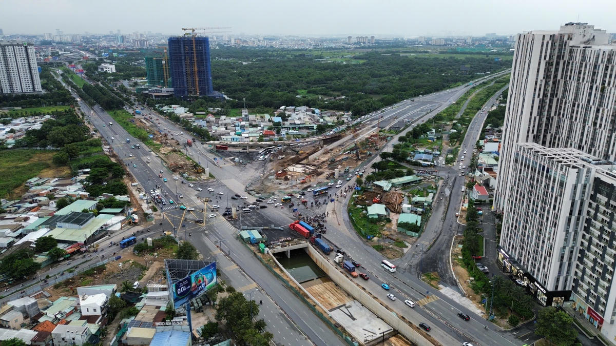 Lãnh đạo TPHCM chỉ đạo “nóng” loạt dự án hạ tầng