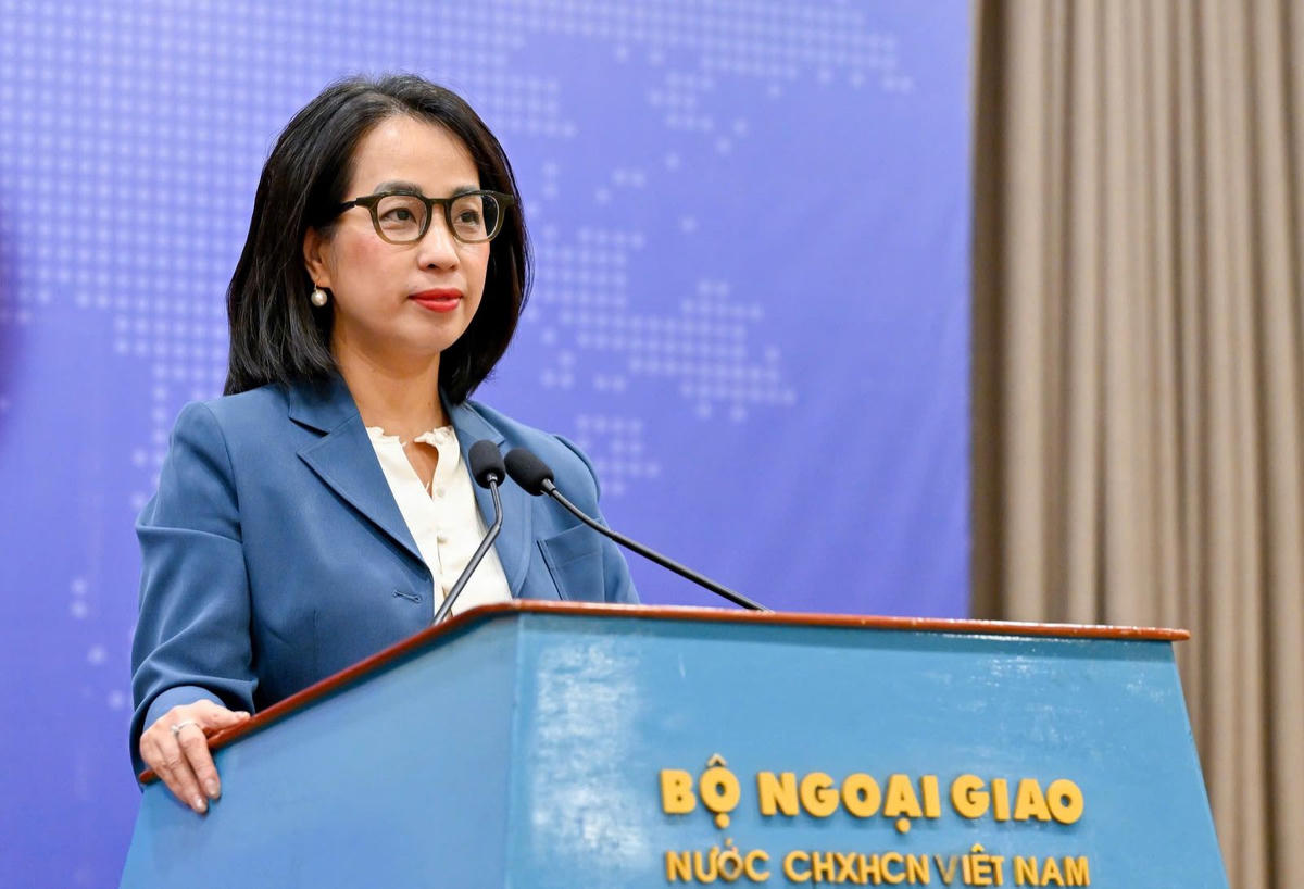 Người Phát ngôn Bộ Ngoại giao Việt Nam Phạm Thu Hằng trả lời báo chí