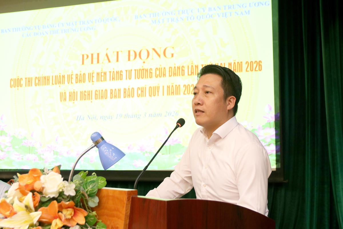 Nhà báo Nguyễn Văn Dũng - Phó Bí thư Đảng ủy, Phó Tổng Biên tập Báo Đại đoàn kết phát biểu tại Hội nghị.