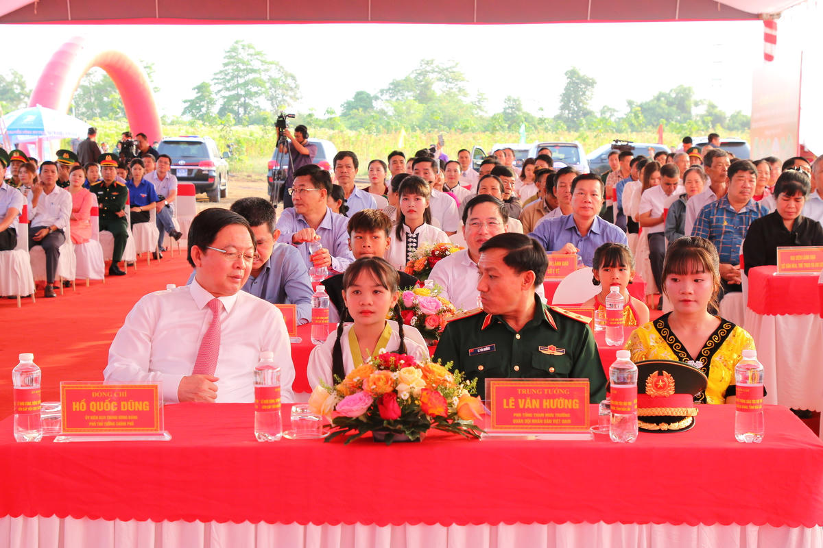 Phó Thủ tướng Chính phủ Hồ Quốc Dũng dự lễ khởi công. Ảnh: TT.