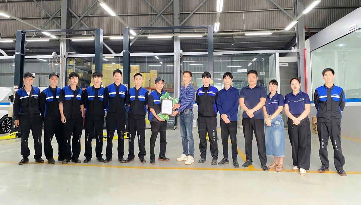 Với đội ngũ nhân viên kỹ thuật, chăm sóc khách hàng chất lượng cao, VinFast Minh Anh Ninh Bình đang hướng tới đáp ứng sự hài lòng cao nhất của khách hàng.