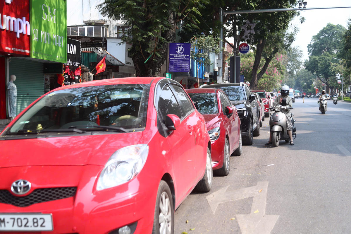 Hà Nội xem xét đầu tư khẩn cấp bãi đỗ xe tại khu vực trung tâm.