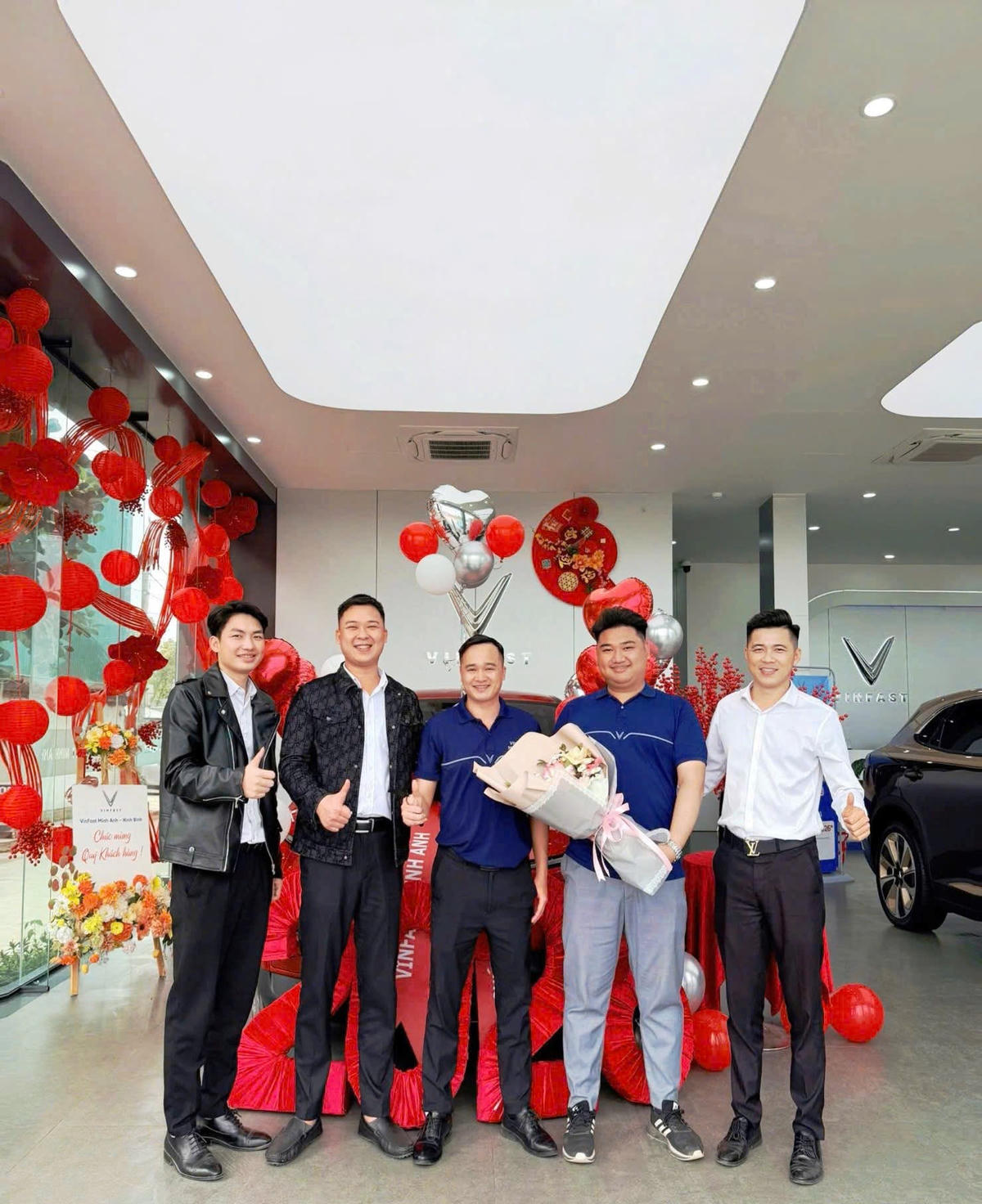 Sự hài lòng của khách hàng đang là thước đo chuẩn mực tại VinFast Minh Anh Ninh Bình.