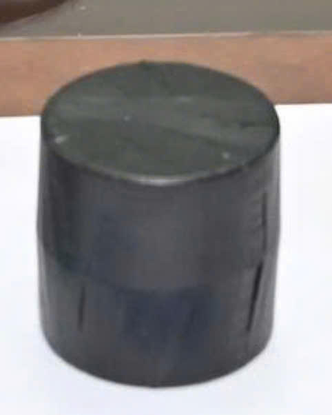 Hộp đựng thiên thạch giả.